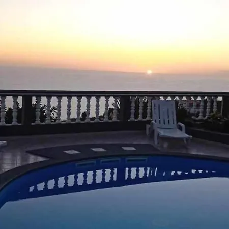 Arcos Grand With Pool