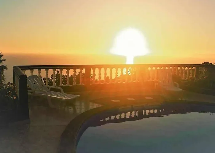 Arcos Grand With Pool